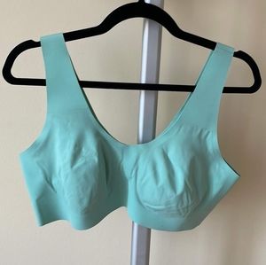 KNIX Luxelift Pullover Bra in see glass colour, size XXL